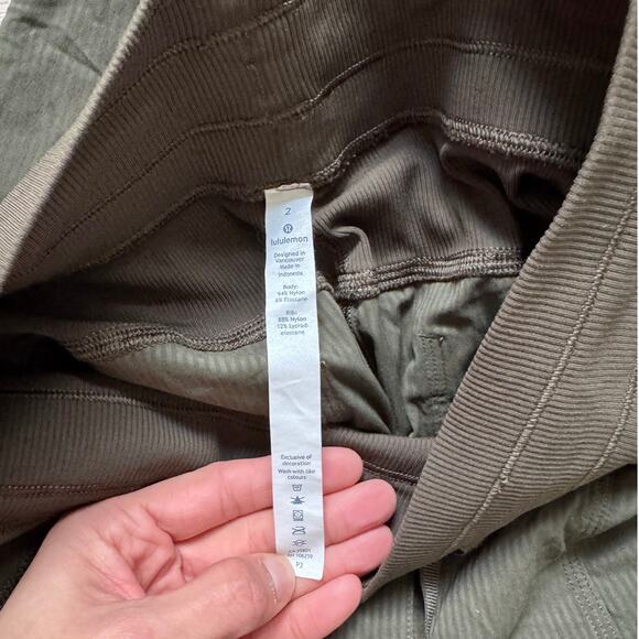 Lululemon Street To Studio Pant II *Unlined 28" in Dark Olive Size 2 - Picture 6 of 6